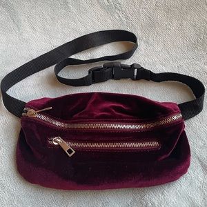 Belt bag wine color